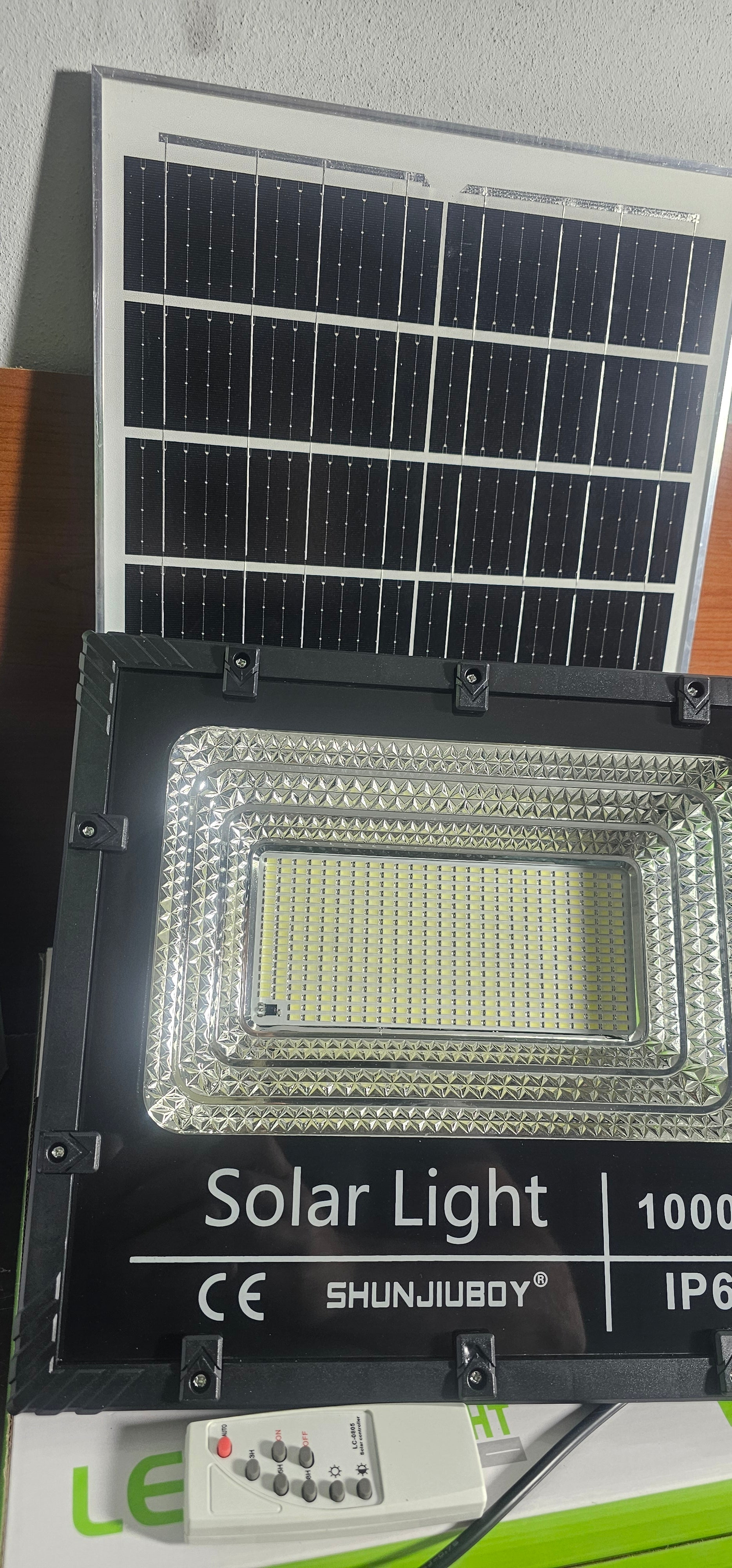 Promo💥faro solare 1000 watt completo di pannello staffe e telecomando ( spedizione gratuita)