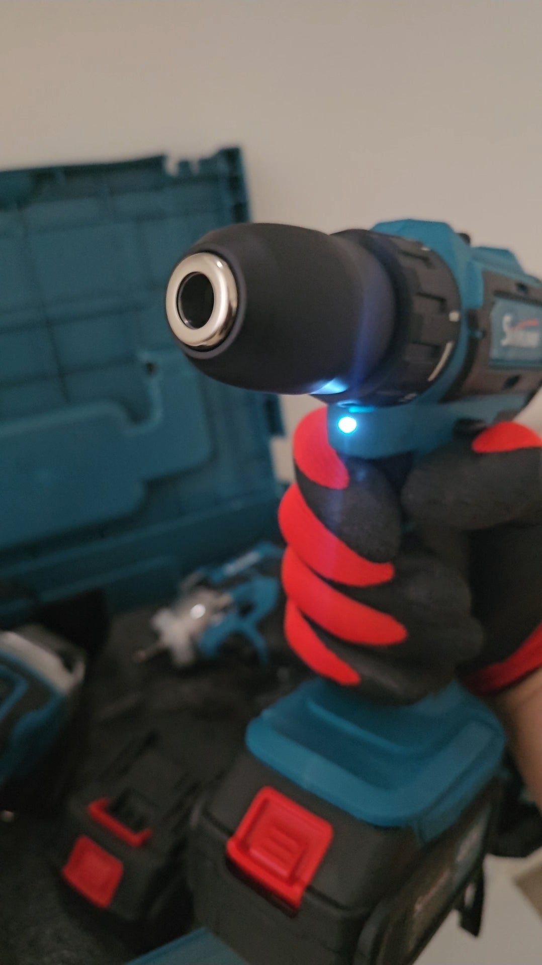 Kit valigia 3in1 Trapano avvitatore + Flex smerigliatrice + avvitatore ad impulsi.